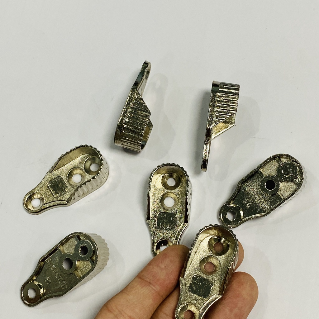 Pát đỡ thanh treo áo quần 43x19x15mm