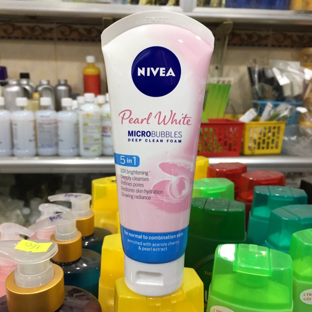 Sữa rửa mặt giúp trắng da Nivea 100g