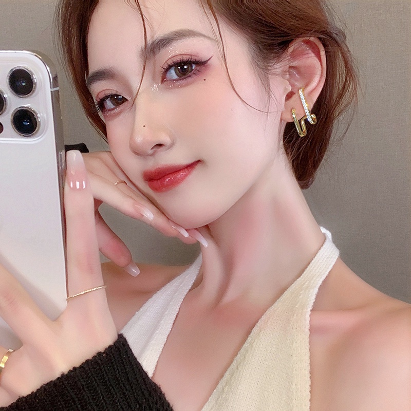 Bông Tai Chữ U Đính Kim Cương Lấp Lánh Phong Cách Hàn Quốc