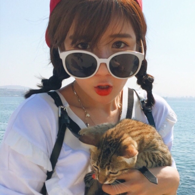 Kính râm trắng Mắt tròn thời trang ulzzang | BigBuy360 - bigbuy360.vn