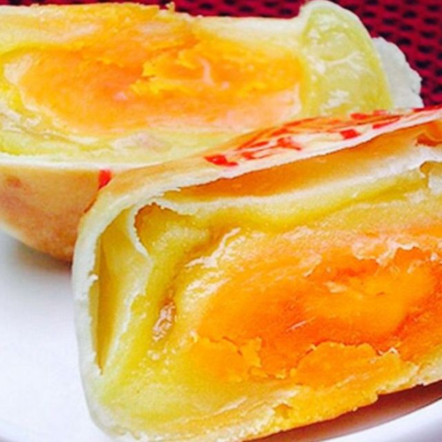 Bánh pía Tân Hưng đậu xanh sầu riêng trứng đặc biệt [Đặc sản Sóc Trăng]