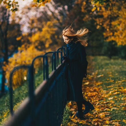 Canon EOS 1000D  Kèm ống kính canon 35-80 95%