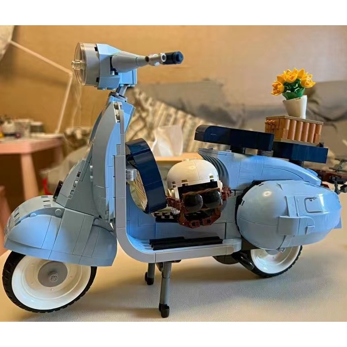 Mô Hình Xe Máy vespa125 10298 Tự Lắp Ráp Độc Đáo