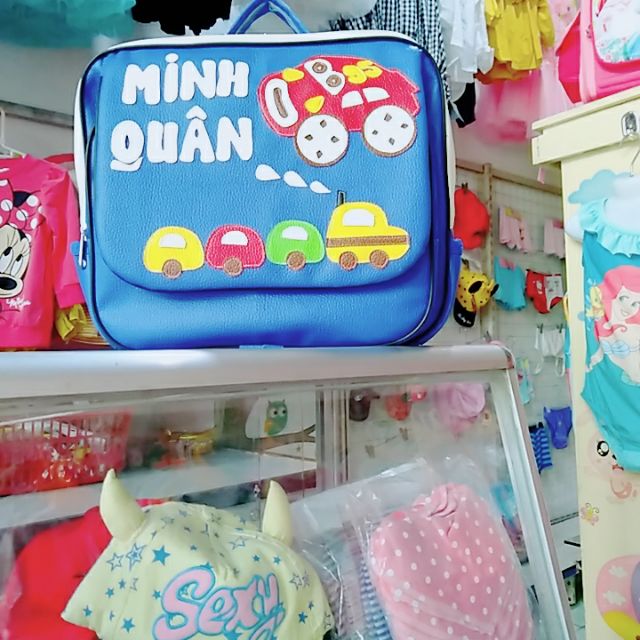 Balo mang tên bé