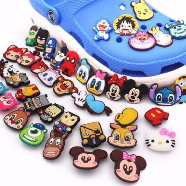 Sỉ Nút gắn Dép Crocs 2D Siêu rẻ - Jibbitz Charm Sticker cài Dép Sục, Satihu, Cá Sấu