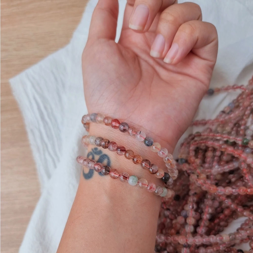Vòng tay đá phong thủy thach anh tóc Tam Tài tự nhiên size 5li chuỗi quấn 3 vòng tay