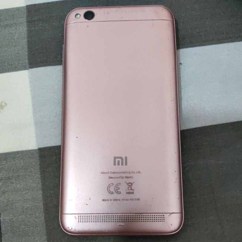 Điện thoại cũ Xiaomi Redmi 5A lên Android 10 màn hồng pin yếu