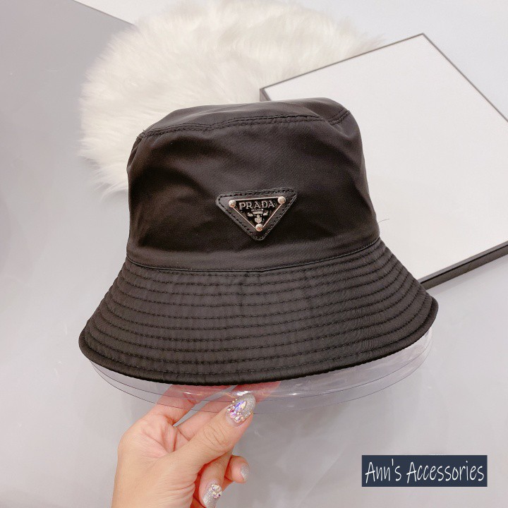 Mũ Bucket Prada Mới, Thiết Kế Đội 2 Mặt Với 2 Kiểu Dáng Logo Cực Chất, Mũ Vải Gió Cao Cấp, Kháng Nước Chống Bụi Hiệu Qua