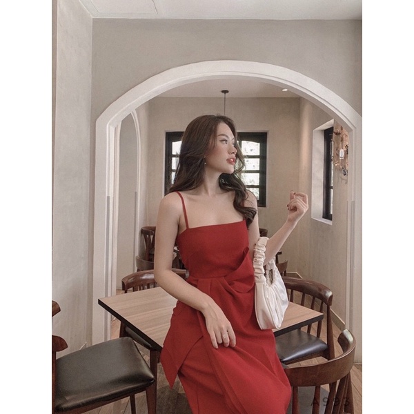 Đầm đỏ dự tiệc hai dây xoè phối nơ eo | BigBuy360 - bigbuy360.vn