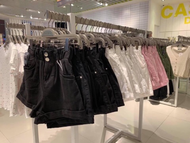 Quần short Bershka auth