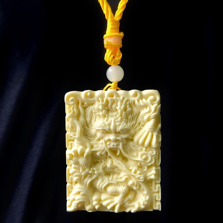 Dây treo phong thủy Rồng phun lửa bằng Hạt Tagua