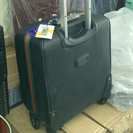 Vali kéo gucci size 18