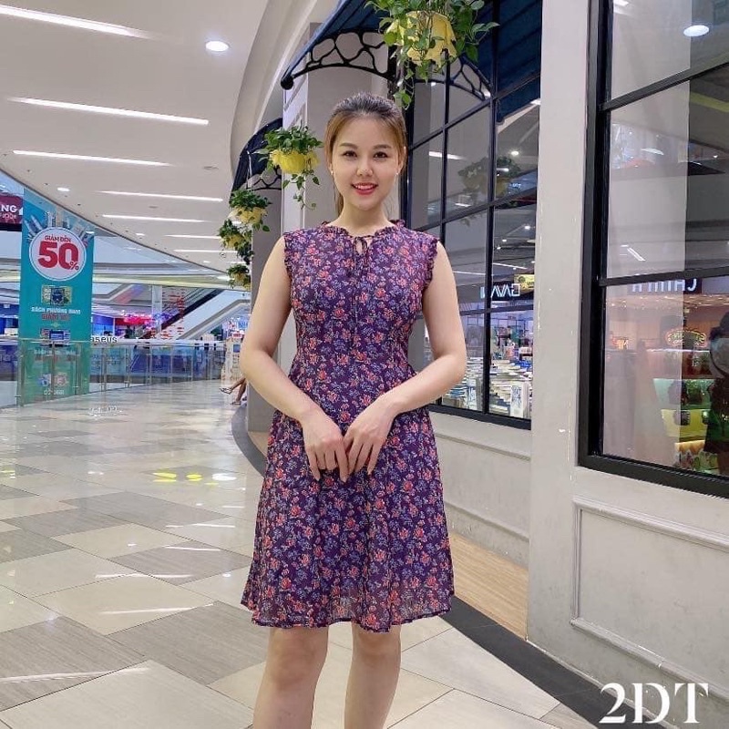 Đầm Voan 2 Lớp Nền Tím Hoạ Tiết Hoa Nhí Không Tay 2DT