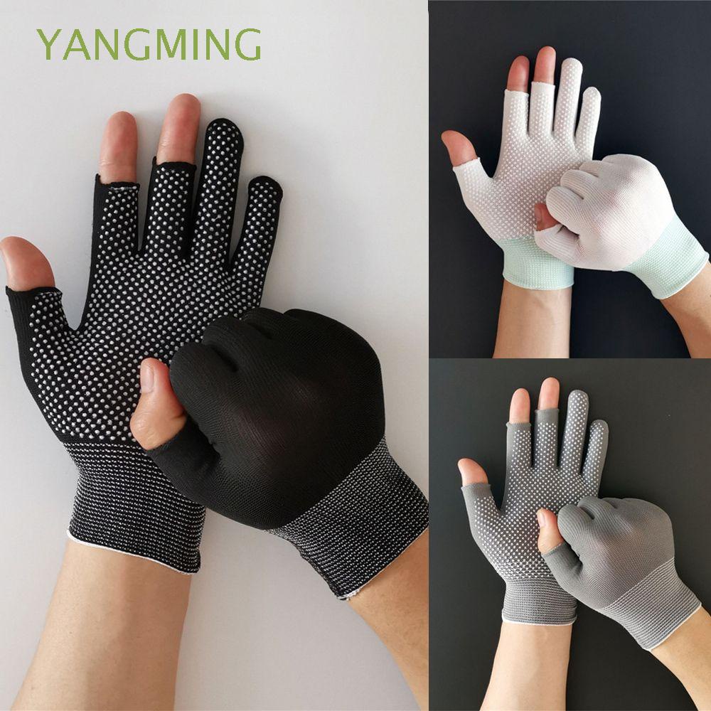 Đôi găng tay hở ba ngón chống nắng chống trơn trượt thích hợp cho chơi thể thao