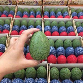 Đồ chơi cho bé trứng khủng long