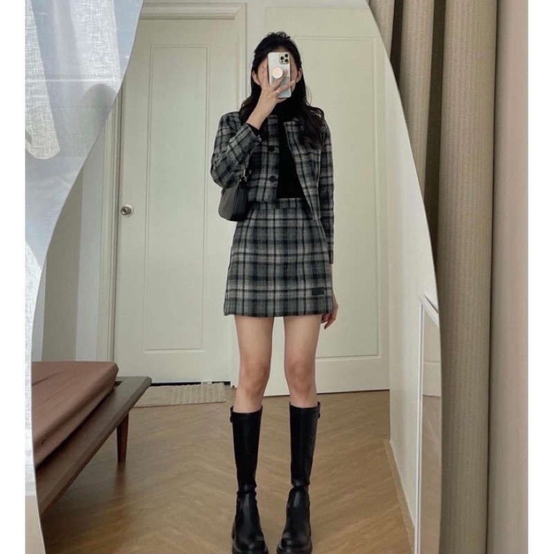 Set áo khoác croptop kèm chân váy dạ kẻ phong cách Hàn Quốc | BigBuy360 - bigbuy360.vn
