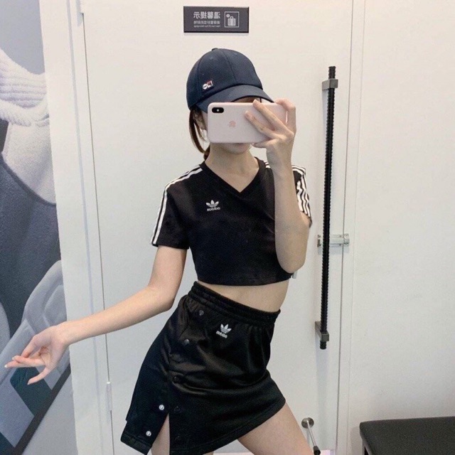 Áo croptop thun cotton thêu hoạ tiết viền tay thể thao - z7U