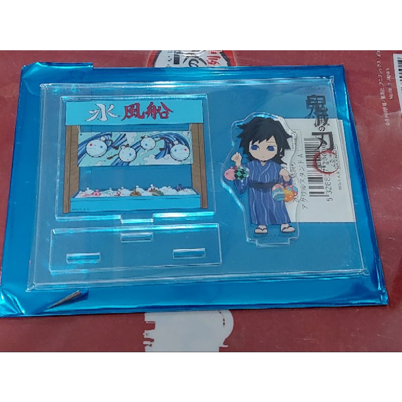 Standee nhân vật KnY phiên bản lễ hội của UFO