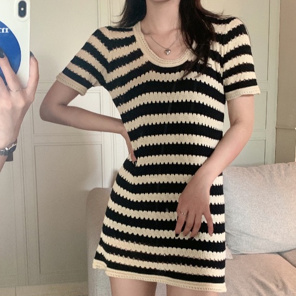 Đầm Dệt Kim Ngắn Dáng Rộng Họa Tiết Kẻ Sọc Màu Tương Phản Thời Trang Mới Cho Nữ
