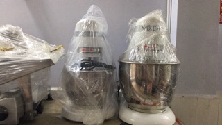 Máy trộn bột đánh trứng làm bánh 7Lit