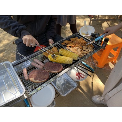 Bếp nướng BBQ ngoài trời dã ngoại nướng than hoa inox có thể gấp gọn chân cao xếp kèm phụ kiện