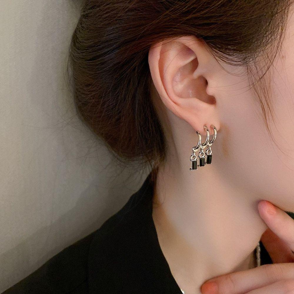 Bông Tai Đinh Tán VANES1 Dành Cho Nữ|Khuyên Tai Tua Rua Sang Trọng Phong Cách Vintage