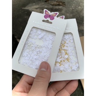 sét hoa nhí trang trí móng hót trend