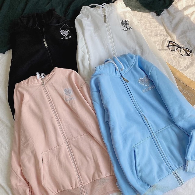 Áo khoác nỉ tim thêu♥️ | BigBuy360 - bigbuy360.vn