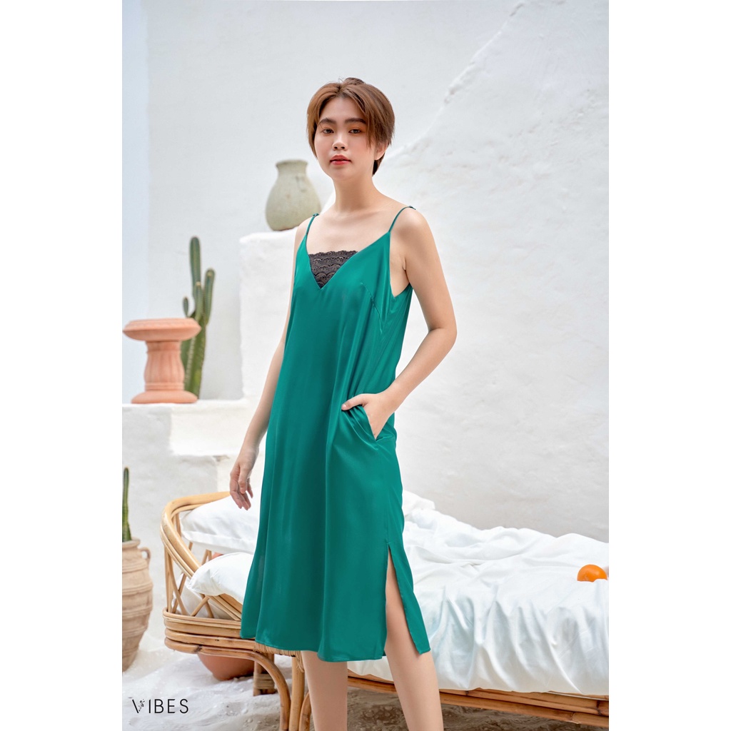 Váy ngủ lụa 2 dây hàng thiết kế cao cấp VIBES Steal Silk Strap Dress