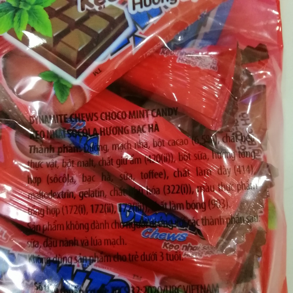 Kẹo Nhai 3 viên Sôcôla Hương Bạc Hà Dynamite Chews Choco Mint Candy (Gói 125g)