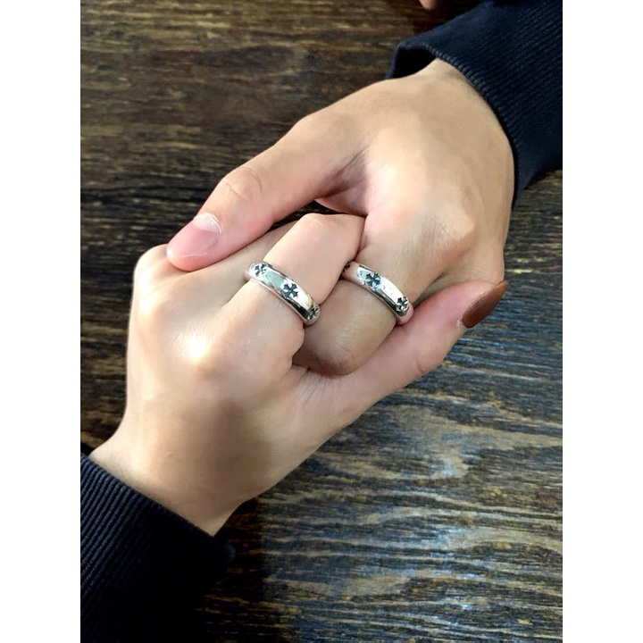 Nhẫn Chrome Heart Thép Titan Không Gỉ Bản Bo Tròn Dành Cho Nam Nữ