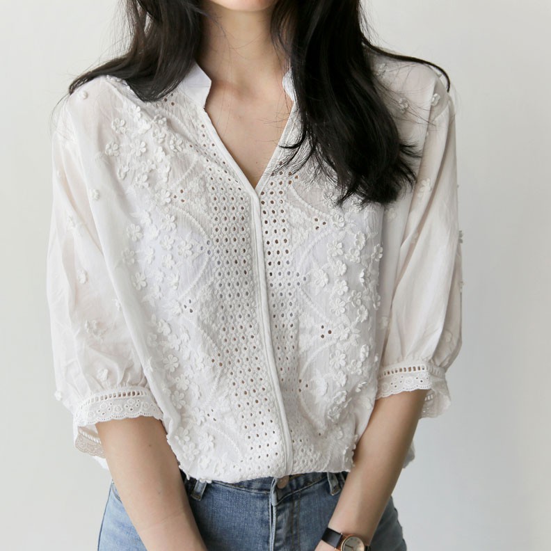 Áo sơ mi dài tay màu trắng cổ chữ V họa tiết thêu 28130