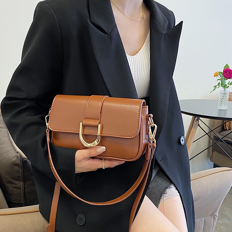 Túi Xách Nữ  Khóa Móng Ngựa Size 20 Hót Hít Phong Cách Trẻ Trung Có Thể Đeo Vai Đeo Chéo Hay Kẹp Nách Đều Điệu Đà MSP279