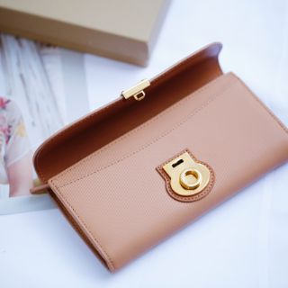 Ví cầm tay burberry