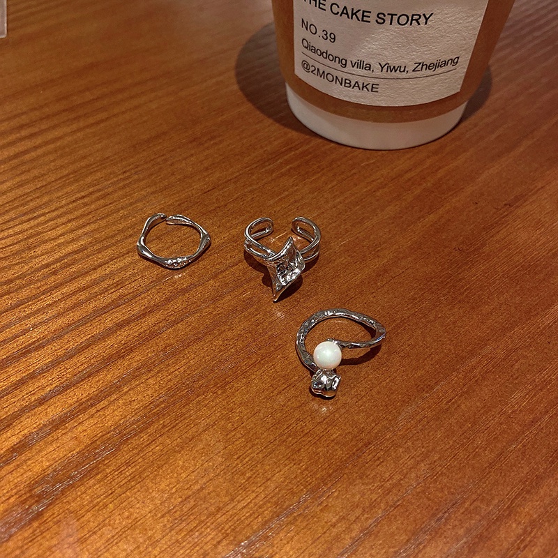 Nhẫn Thiết Kế Không Đều Sang Trọng Thời Trang