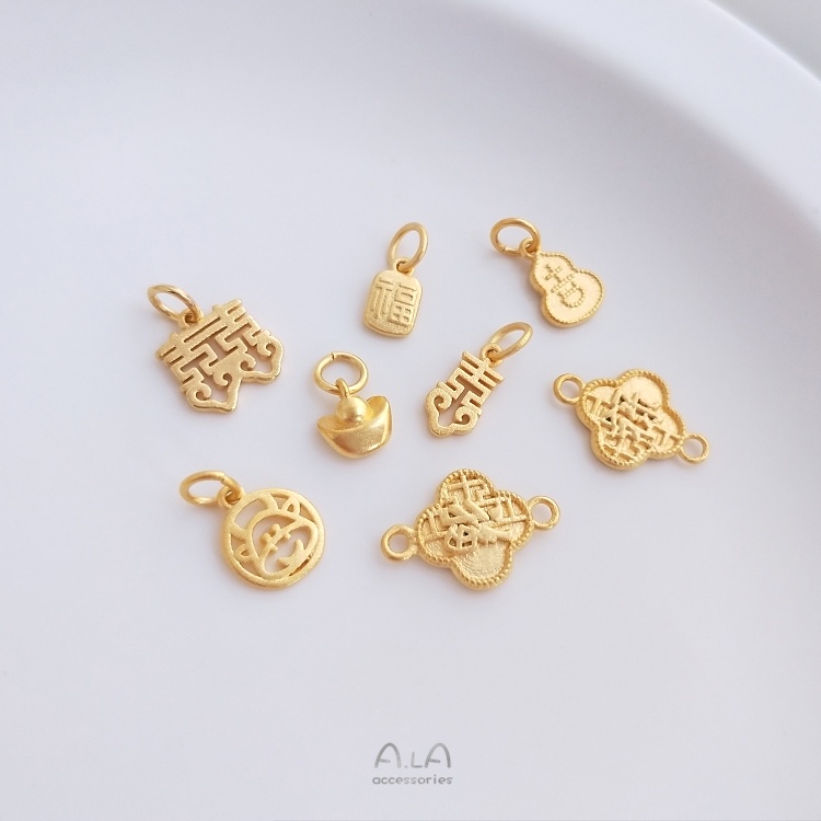 [Little Blu] Mặt Dây Chuyền Đôi Hình Nhân Vật Hai Mặt Chữ Happy Fu Mạ Vàng Cát Màu Sắc Mạnh Mẽ Phong Cách Việt Nam