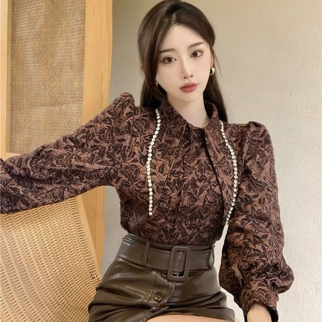 Áo sơ mi dài tay cổ nhọn đính đá phong cách Hàn Quốc cho nữ