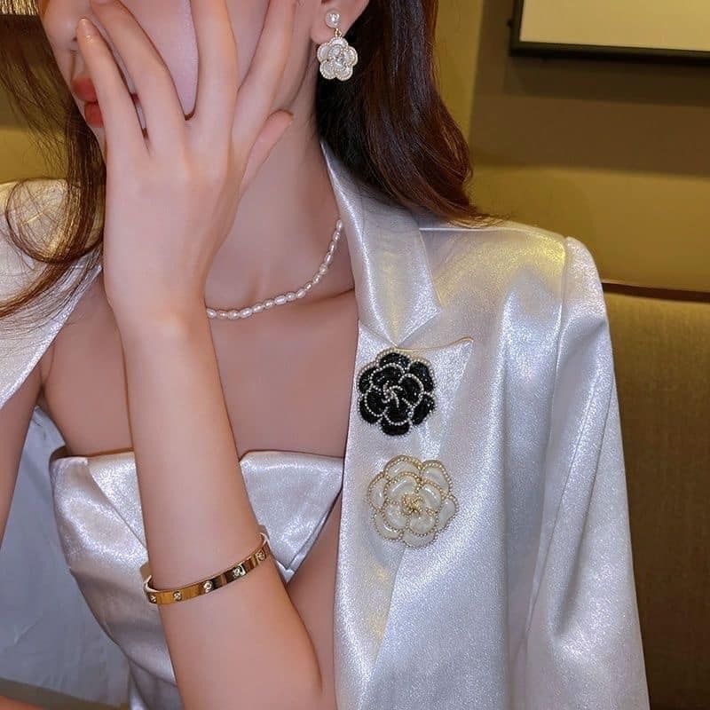 Cài áo ghim cài áo bông hoa trà hai màu chà neo mix đồ siêu đỉnh