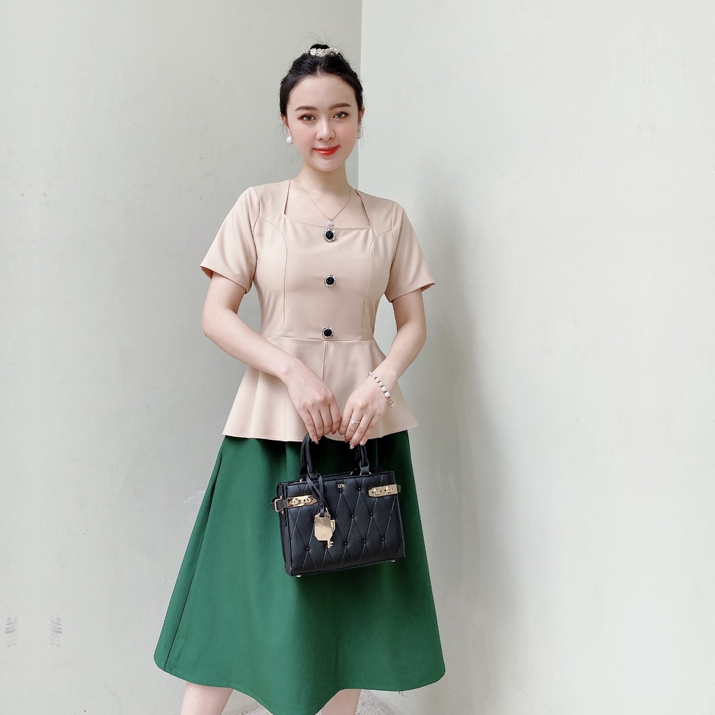 Sét Đầm Công Sở Áo PepLum Phối Nút AKARA K304 Phù Hợp Đi Làm Dạo Phố Dự Tiêc | BigBuy360 - bigbuy360.vn