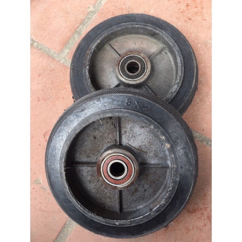 Bánh xe lõi gang cao su đúc dùng cho xe đẩy xe kéo