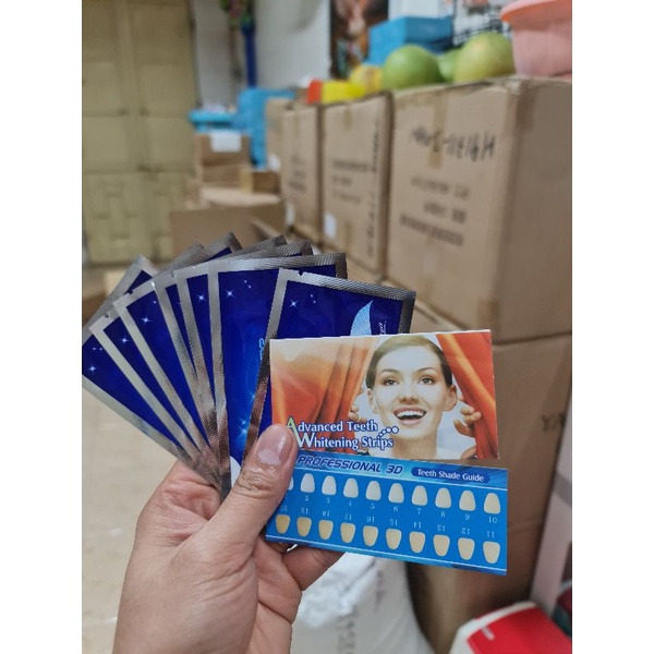 Hộp 7 Gói 2 miếng dán trắng răng tiện lợi 3D White Teeth Whitening Strips