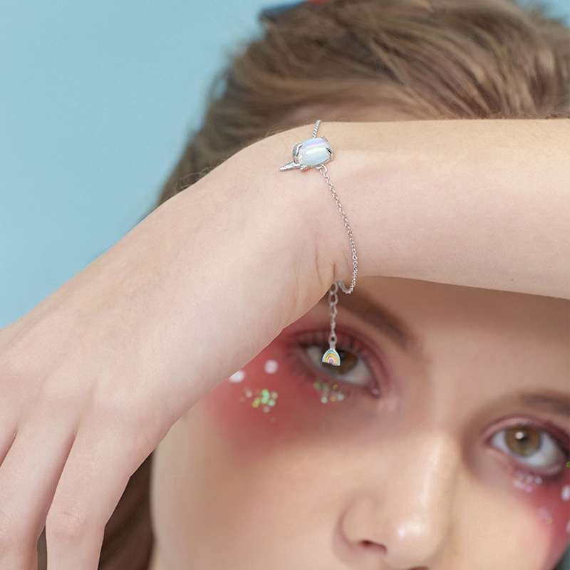 Vòng tay mặt hình kỳ lân đính đá màu cầu vồng dễ thương dành cho nữ | BigBuy360 - bigbuy360.vn