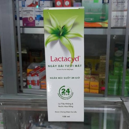 Lactacyd lá trầu không và nước hoa hồng 150ml