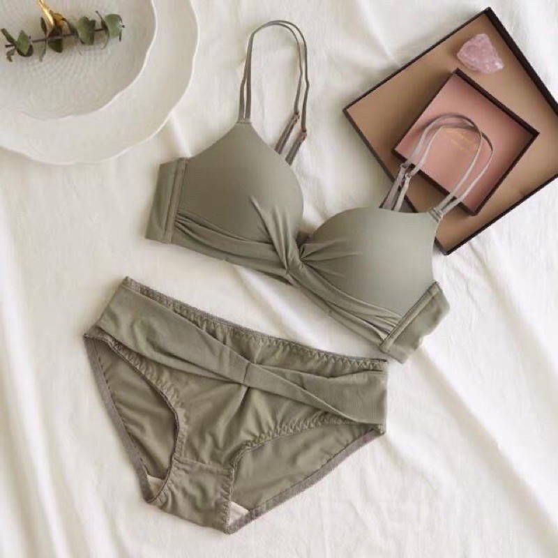 Bộ đồ lót su đúc không gọng đẩy ngực, bộ đồ lót nữ cao cấp | BigBuy360 - bigbuy360.vn