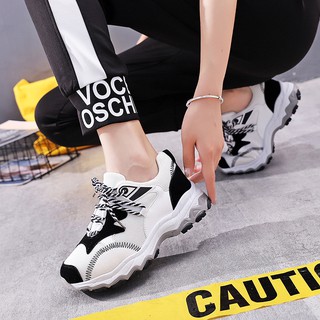 Giầy thể thao nữ màu đen đế cao su