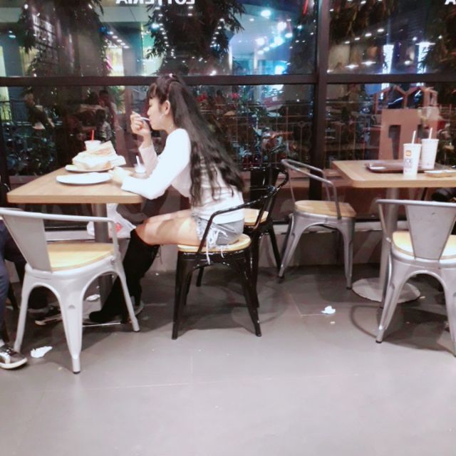 Vay tiểu thư cao cấp chất thun co giãn thỏa mái...📣📣📣🚩🚩..zs tu 50 đen 60kg các chi nhe...Chất vai thun mát ..