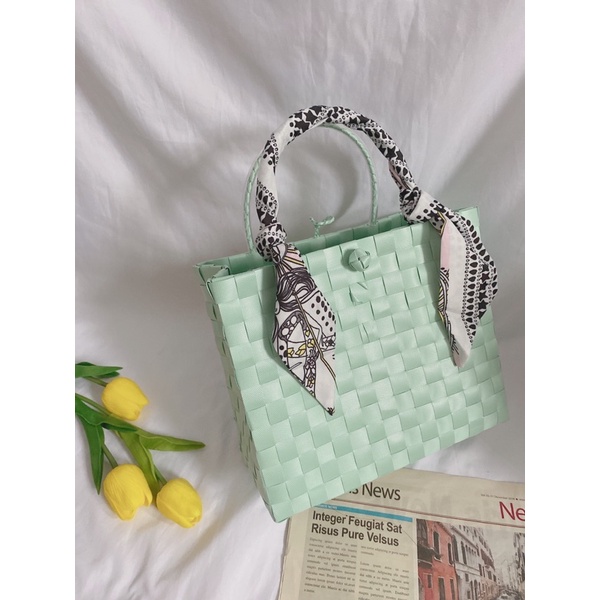 Giỏ đan dây nhựa