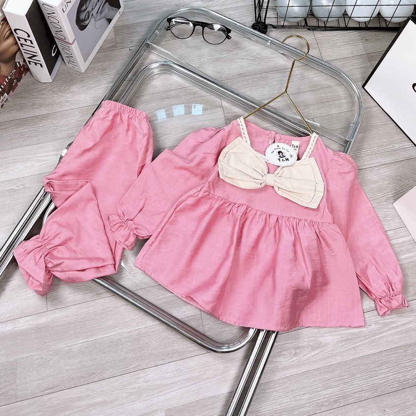 Bộ quần áo bé gái, set thu đông gồm áo sơmi babydoll dài tay, cổ vuông ren gắn nơ và quần dài cạp chun bo gấu siêu xinh