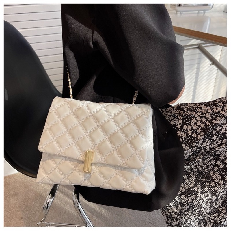 Túi Đeo Chéo Họa Tiết Kim Cương Mẫu Mới 2022 NB00306