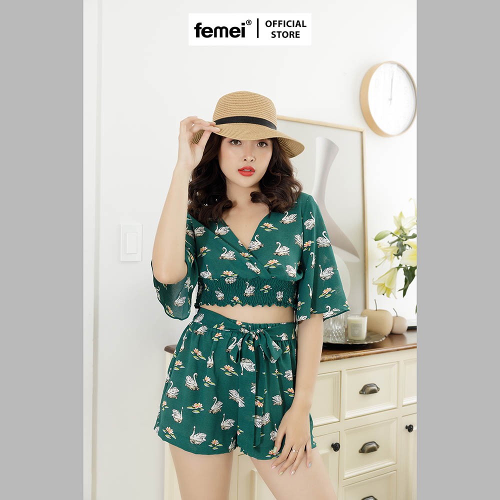 [Mã FAMALLT5 giảm 15% đơn 150k] FEMEI - Set đồ đi biển áo crop top quần ngắn MINT SET CROP002